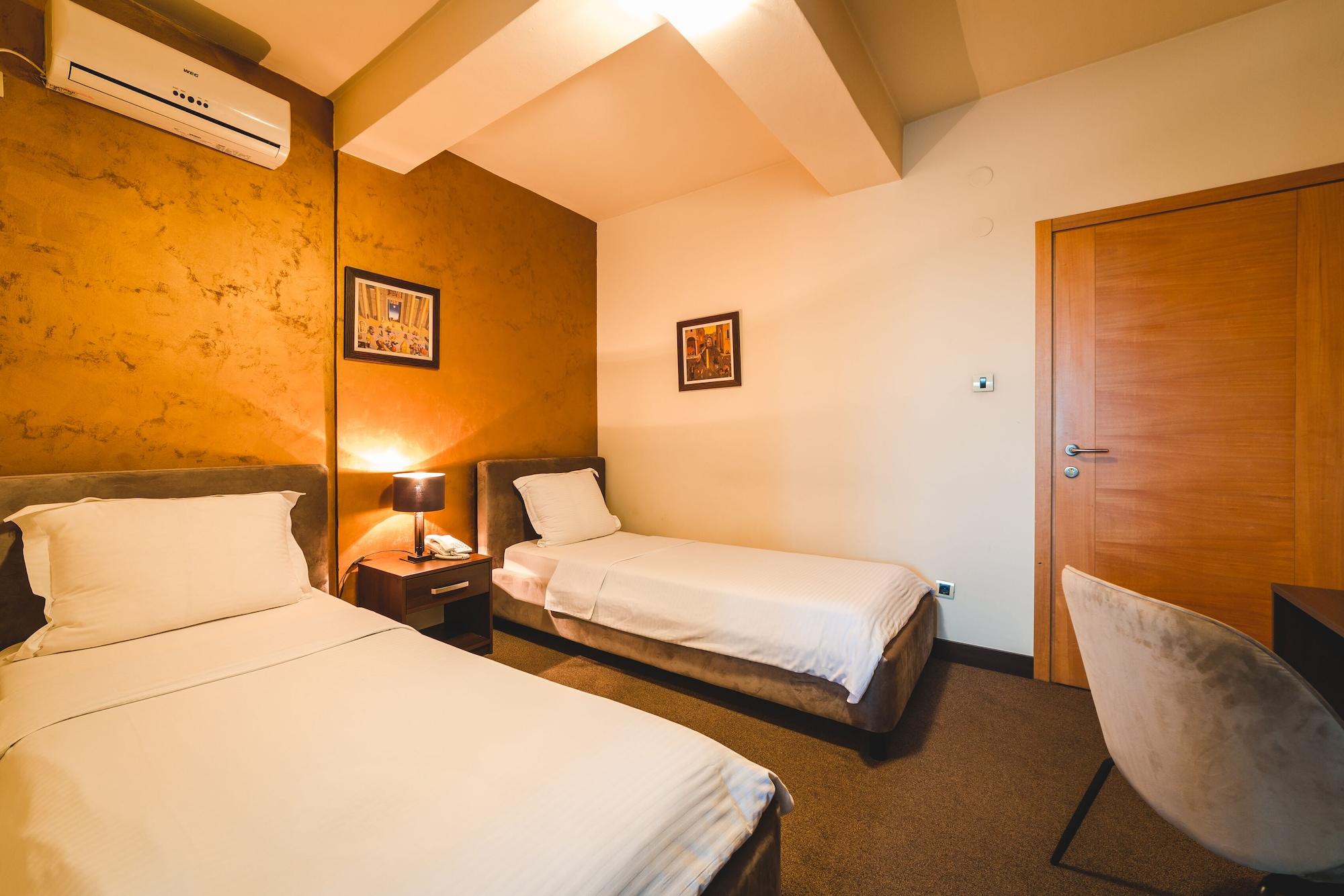 Hotel Keto Podgorica Exterior photo